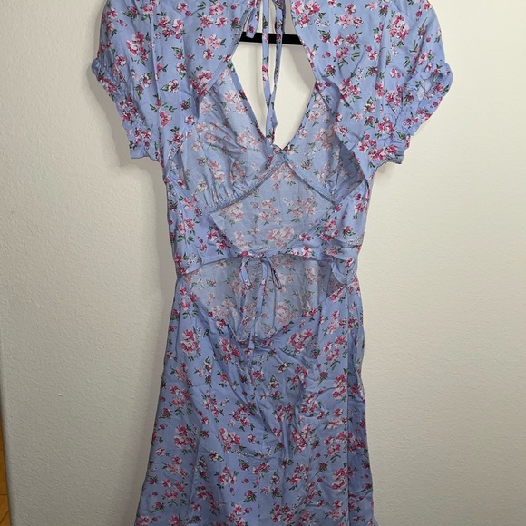 💗GET 20% OFF💗 NWT Tilly’s RSQ Open Floral Open Back Mini Dress - Picture 4 of 7